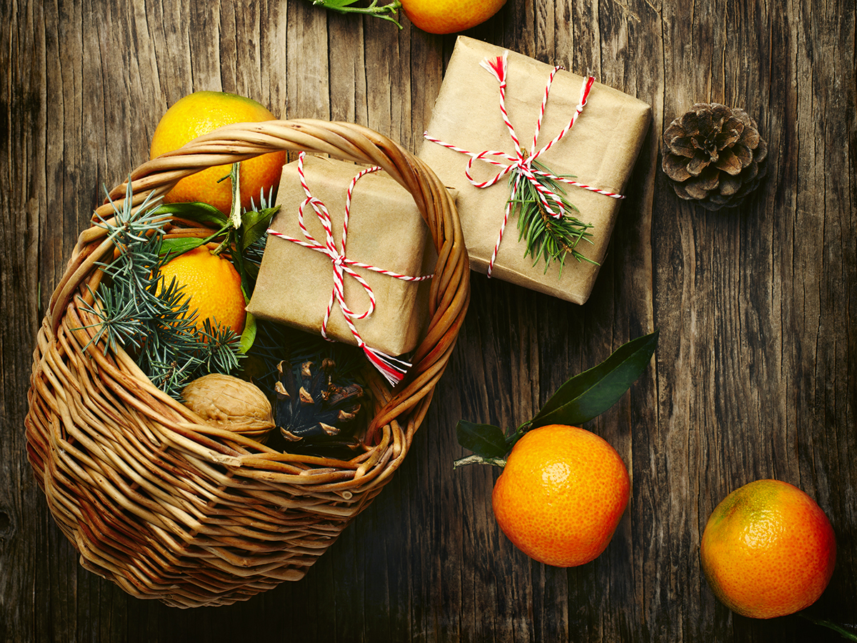 The Holiday Aroma: Sweet-Smelling DIY Holiday Gifts 